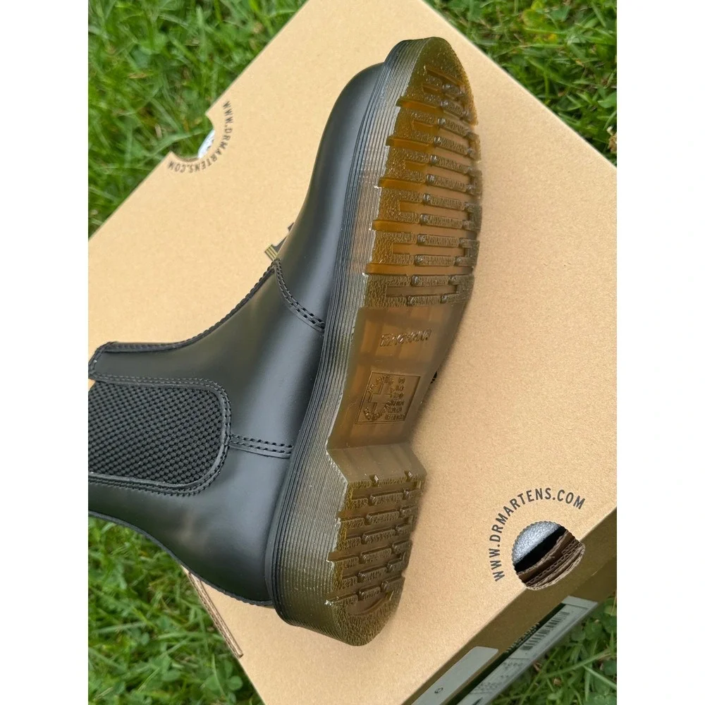Dr. Martens 2976 Smooth Leather Chelsea Boots Black 11853001 Mens 4 Womens 5